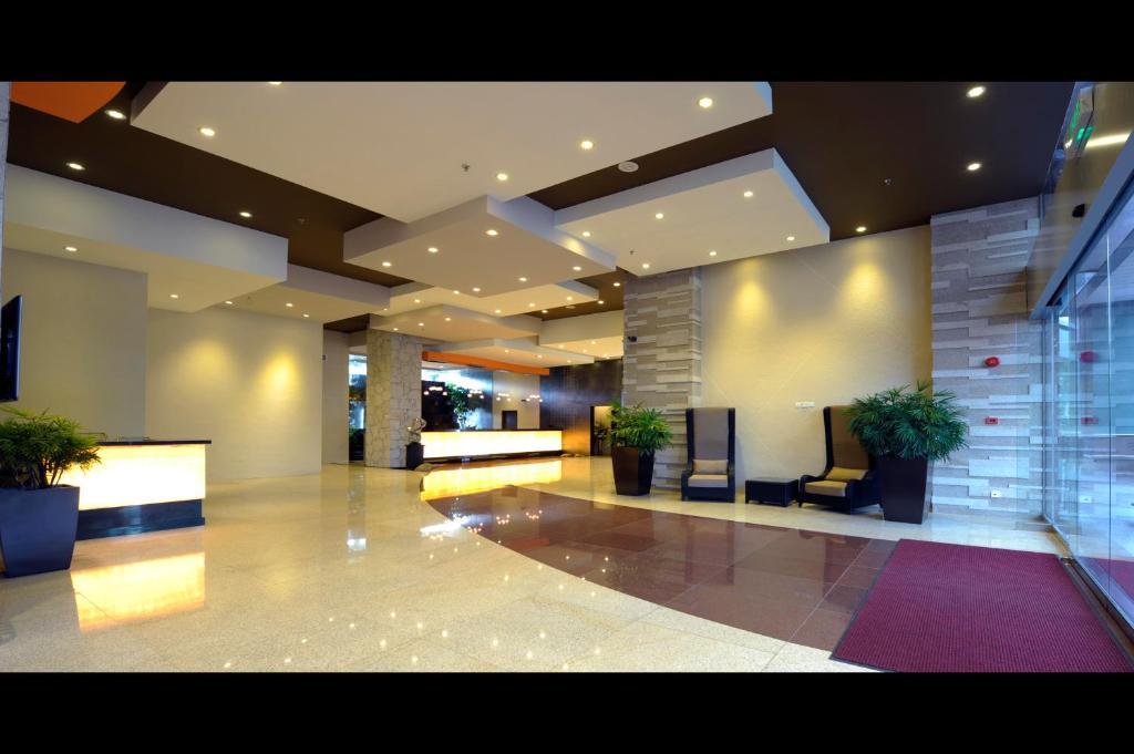 Hock Lee Hotel & Residences Kuching Exterior photo