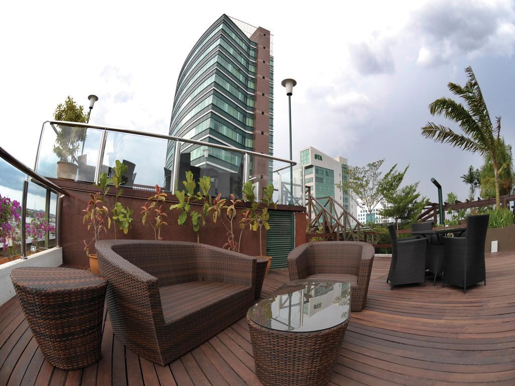 Hock Lee Hotel & Residences Kuching Exterior photo